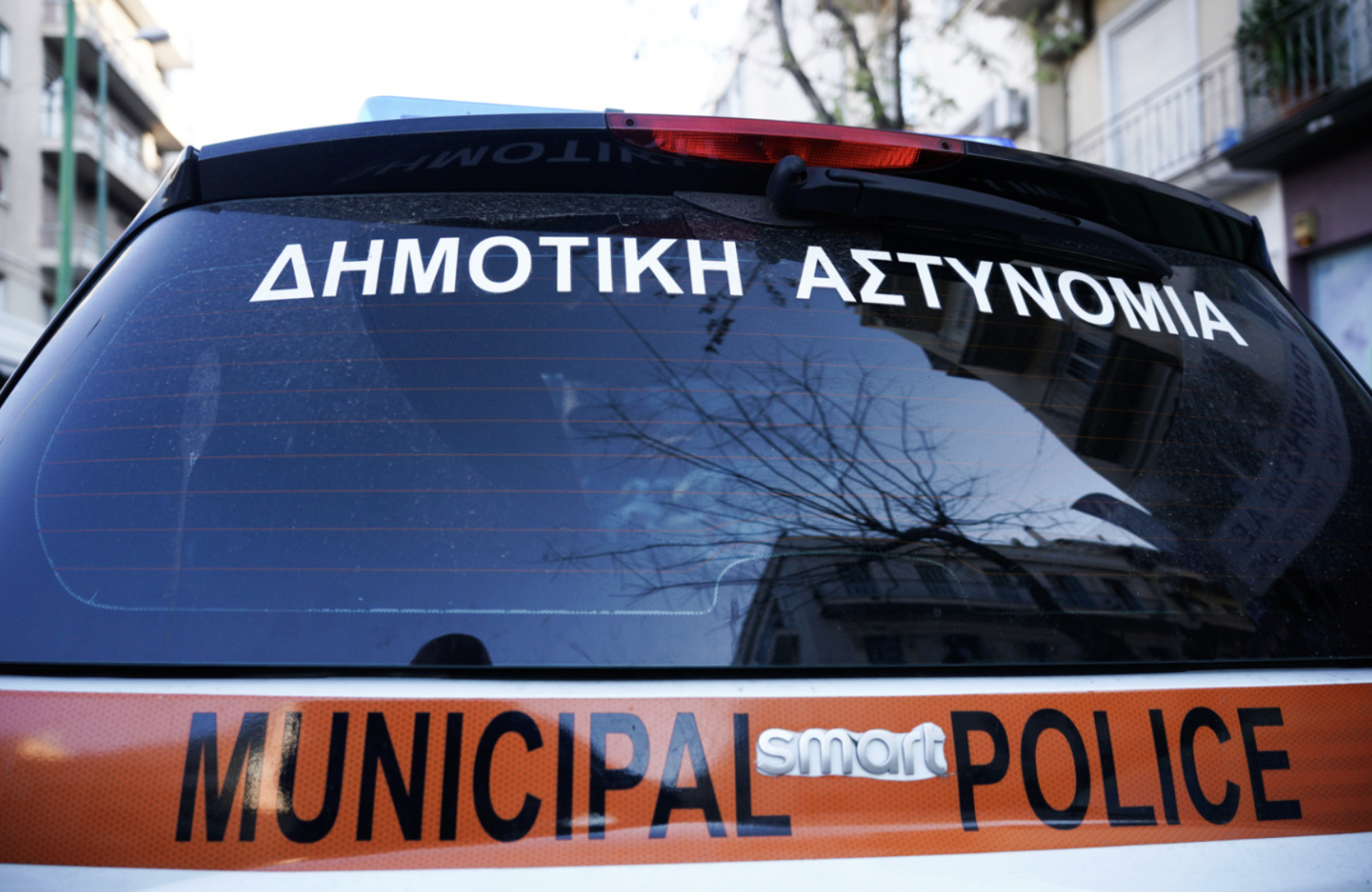Θεσσαλονίκη: 500 ευρώ πρόστιμο σε δημότη για ρίψη ογκωδών αντικειμένων σε πεζοδρόμιο