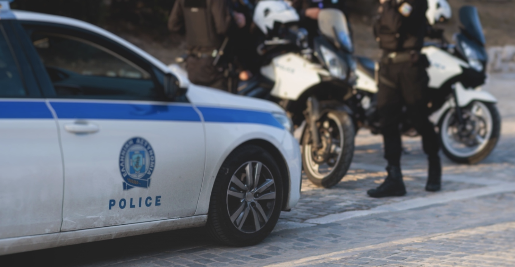 ΑΡΔΗΤΤΟΥ ΧΑΟΣ: ΒΥΤΙΟΦΟΡΟ ΣΥΓΚΡΟΥΣΤΗΚΕ ΜΕ ΦΩΤΕΙΝΟ ΣΗΜΑΤΟΔΟΤΗ ΚΑΙ ΣΤΑΜΑΤΗΣΕ ΣΤΟ ΔΡΟΜΟ!