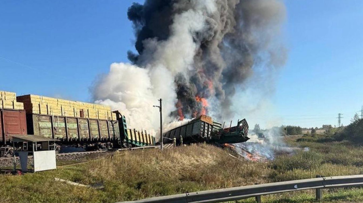 ΤΕΡΑΣΤΙΑ ΠΥΡΚΑΓΙΑ ΜΕΤΑ ΑΠΟ ΣΥΚΓΡΟΥΣΗ ΦΟΡΤΗΓΟΥ ΚΑΙ ΕΜΠΟΡΙΚΗΣ ΑΜΑΞΟΣΤΟΙΧΙΑΣ ΣΤΗ ΔΥΤΙΚΗ ΡΩΣΙΑ – ΕΞΕΤΑΖΕΤΑΙ ΤΟ ΕΝΔΕΧΟΜΕΝΟ ΔΟΛΙΟΦΘΟΡΑΣ! [ΒΙΝΤΕΟ]