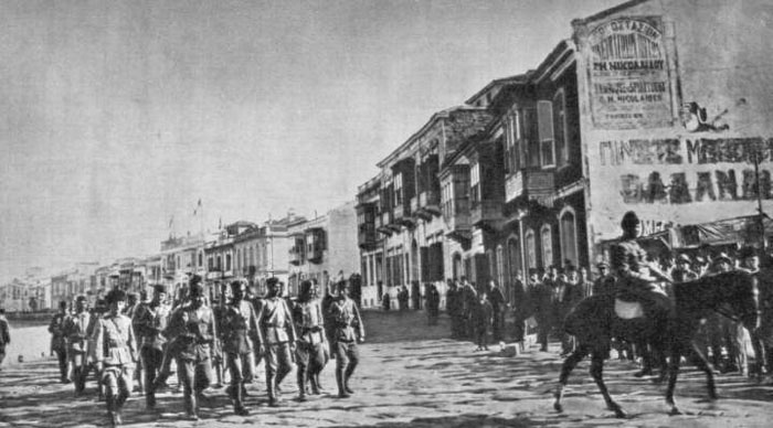 9 Σεπτεμβρίου 1922: Ο ελληνικός στρατός αποχωρεί, η Σμύρνη πέφτει στα χέρια των Τούρκων..