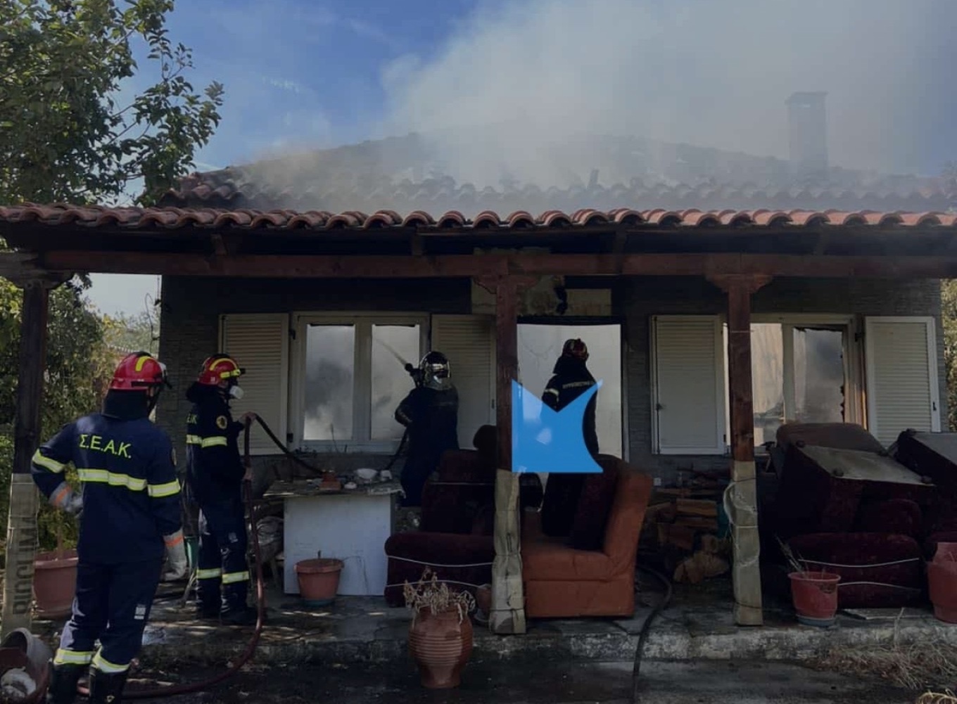 Στις φλόγες σπίτι στα Πολιτικά Εύβοιας – Σοβαρά εγκαύματα υπέστη ο ιδιοκτήτης