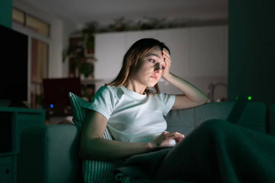 «Εθισμός» στα μέσα κοινωνικής δικτύωσης και «διαταραχές» ύπνου – Ενας «φαύλος» κύκλος