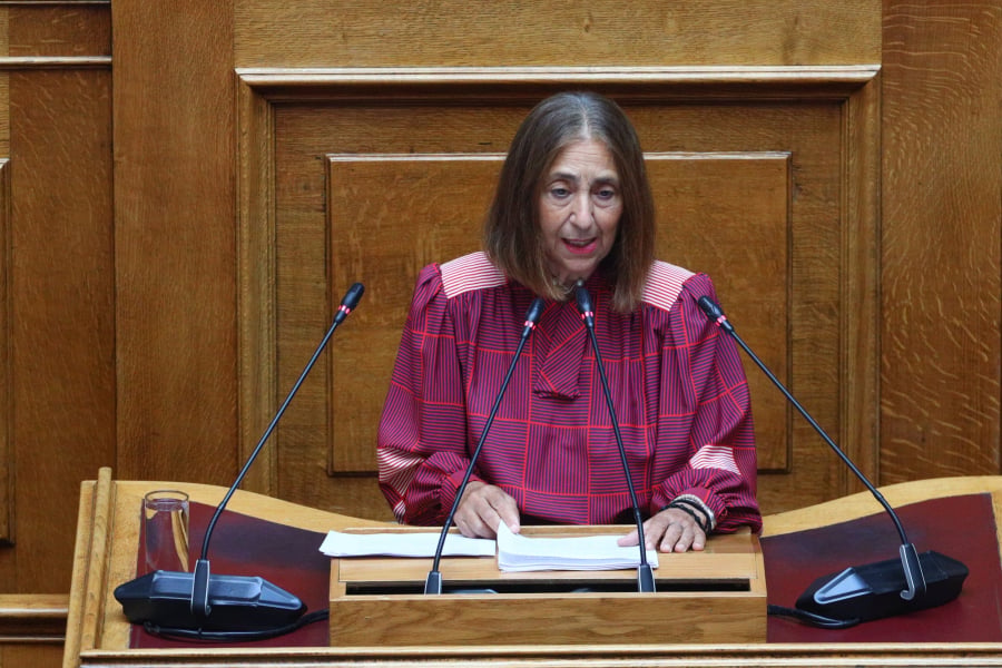 ΕΚΤΑΚΤΟ: Λιποθύμησε στη Βουλή η Μαρία Αθανασίου βουλευτής της Ελληνικής Λύσης