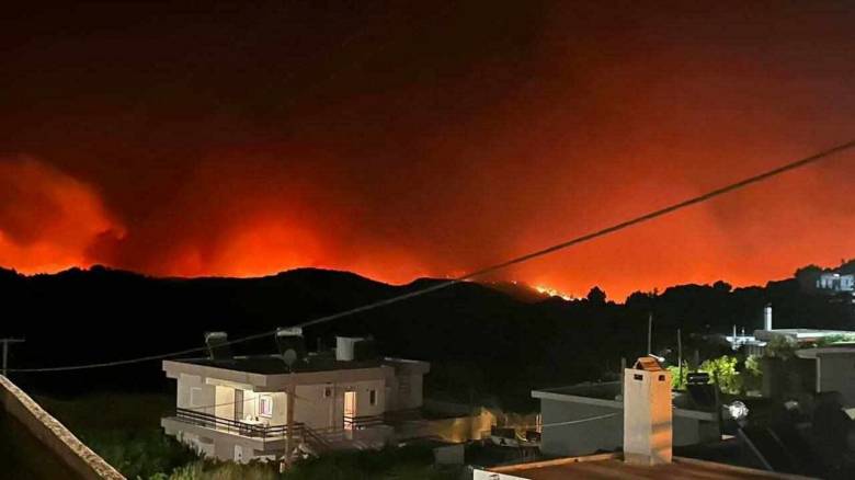 Ρόδος: Οι πραγματογνωμοσύνες για τη μεγάλη φωτιά του 2023 φέρνουν στο φως παραλείψεις και θεσμικά κενά