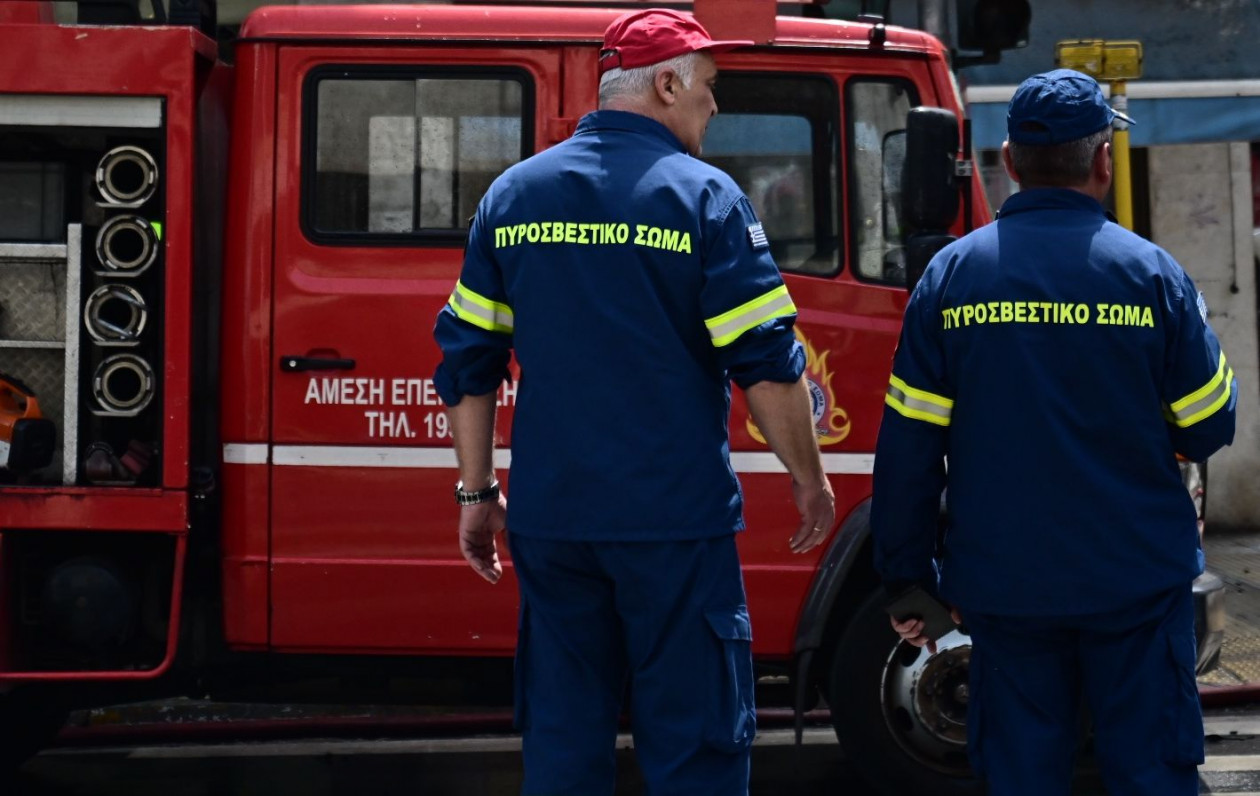 Πυροσβέστες καταγγέλλουν ότι δέχθηκαν επίθεση από Ρομά – «Μας σημάδευαν με όπλο»