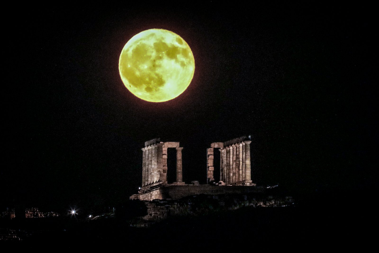«Υπερπανσέληνος Οκτωβρίου: Το μαγευτικό θέαμα που δεν πρέπει να χάσετε»