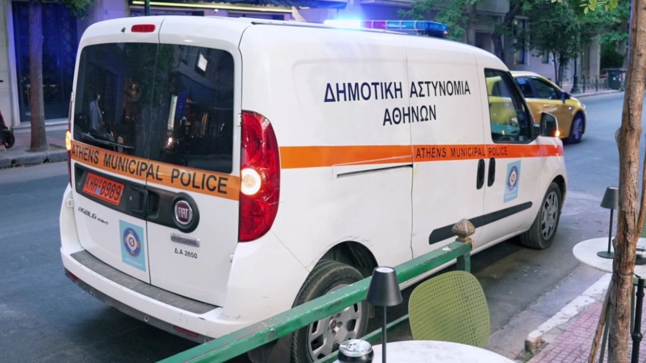 Λουκέτο σε 11 καταστήματα στην Αθήνα – Πρόστιμα για κατάληψη κοινόχρηστου χώρου!