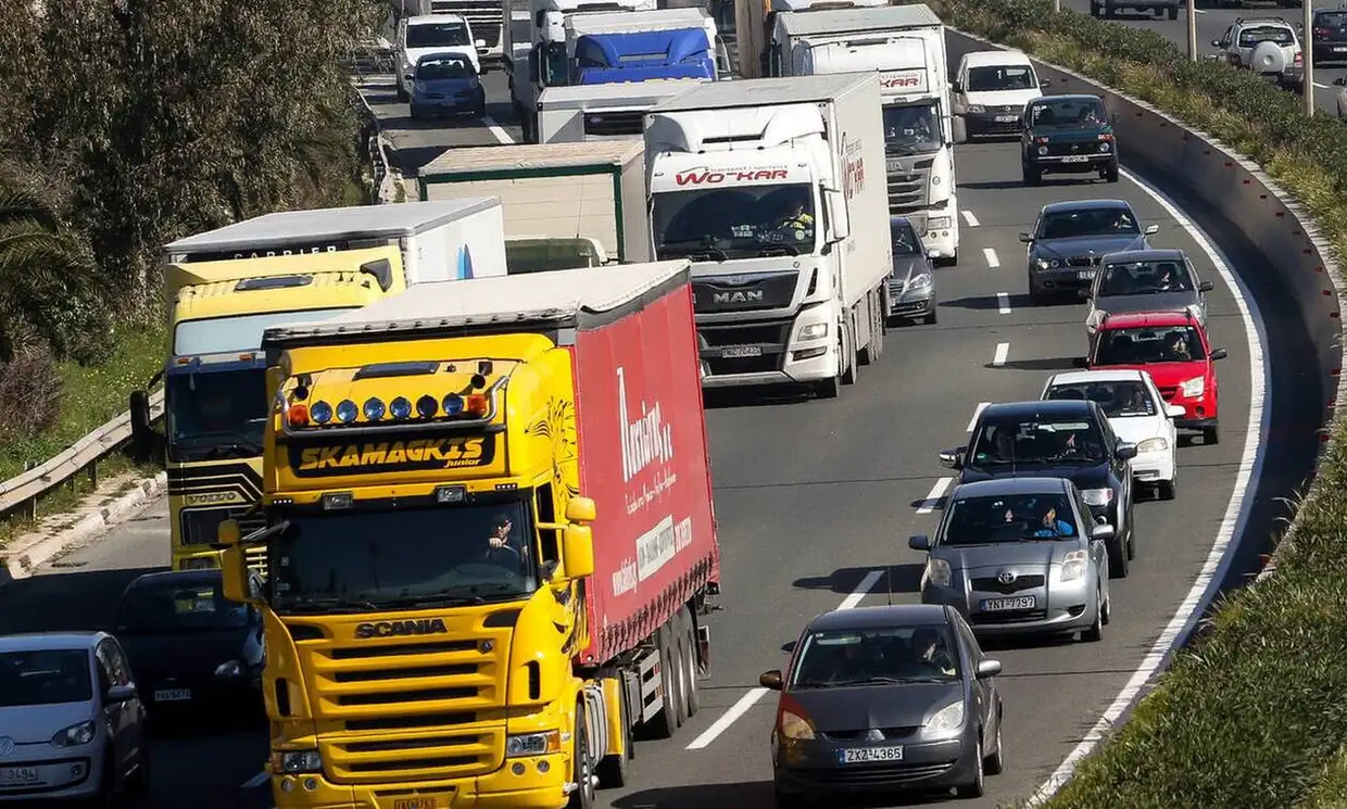 Απαγόρευση κυκλοφορίας φορτηγών άνω των 3,5 τόνων κατά την περίοδο εορτασμού της 28ης Οκτωβρίου