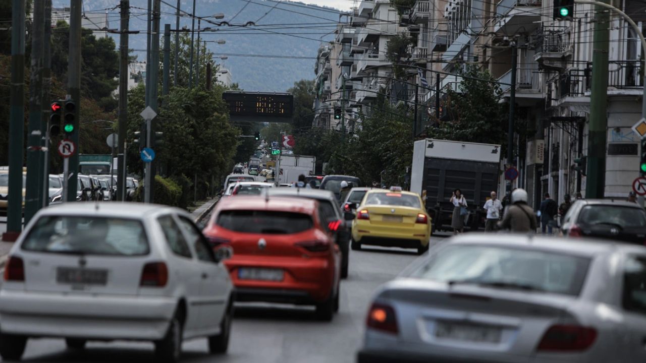 Κυκλοφοριακό χάος σε Κηφισό και Αττική Οδό – Επιστροφή του δακτυλίου με αυξημένη κίνηση
