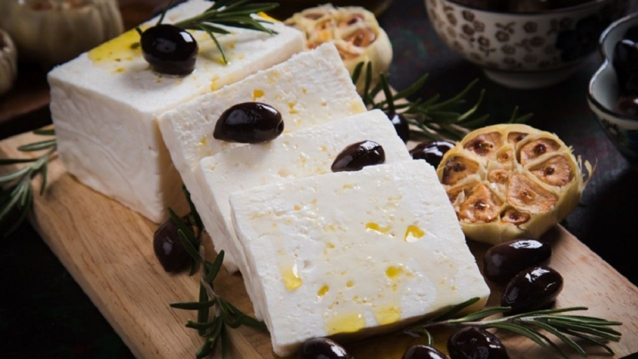 Συναγερμός για τη φέτα! Η ευλογιά «χτυπά» τα αιγοπρόβατα και απειλεί το εθνικό μας προϊόν ΠΟΠ