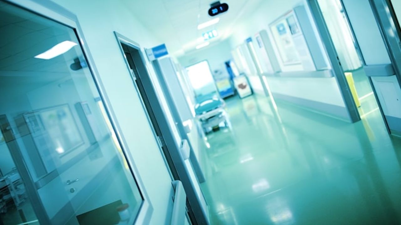 Μια από τα ίδια: Ρομά επιτέθηκαν σε γιατρούς και νοσηλευτές στο Βόλο