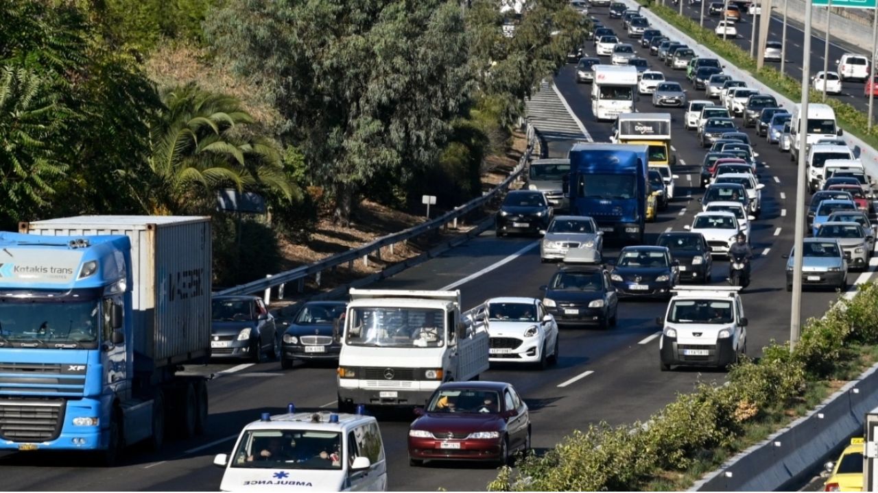 Σοβαρό τροχαίο στη Μεταμόρφωση: Κυκλοφοριακό χάος στην Αθηνών–Λαμίας προς Λαμία
