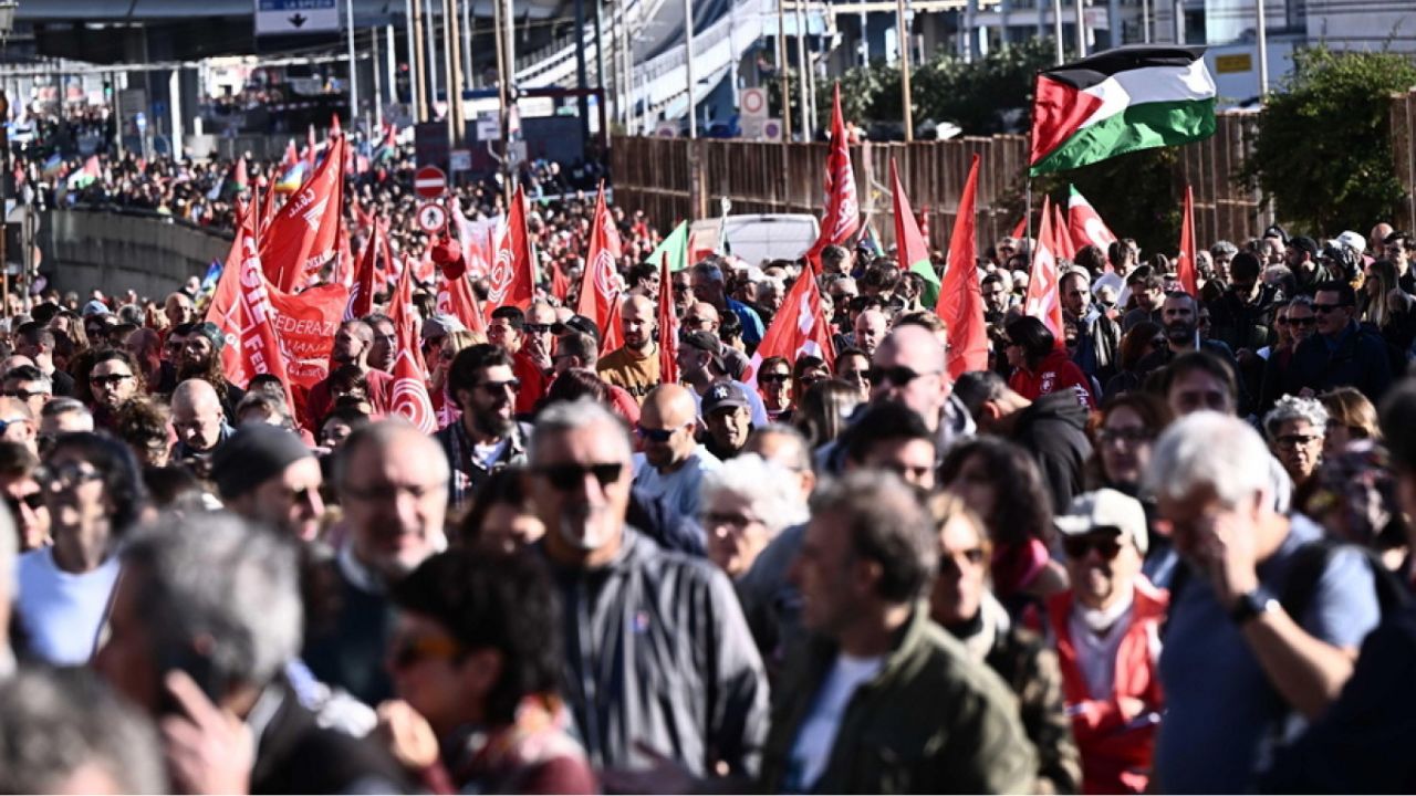 Παραλύει η Ιταλία: Γενική απεργία και μαζικές διαδηλώσεις υπέρ της Γάζας μετά τον αποκλεισμό του στολίσκου
