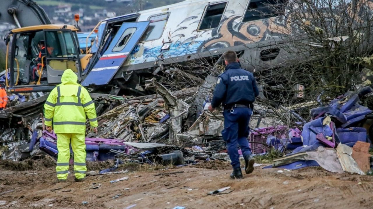 Σε εξέλιξη η προκαταρκτική έρευνα για το δυστύχημα στα Τέμπη – Ερευνώνται πιθανές ευθύνες ιατροδικαστών