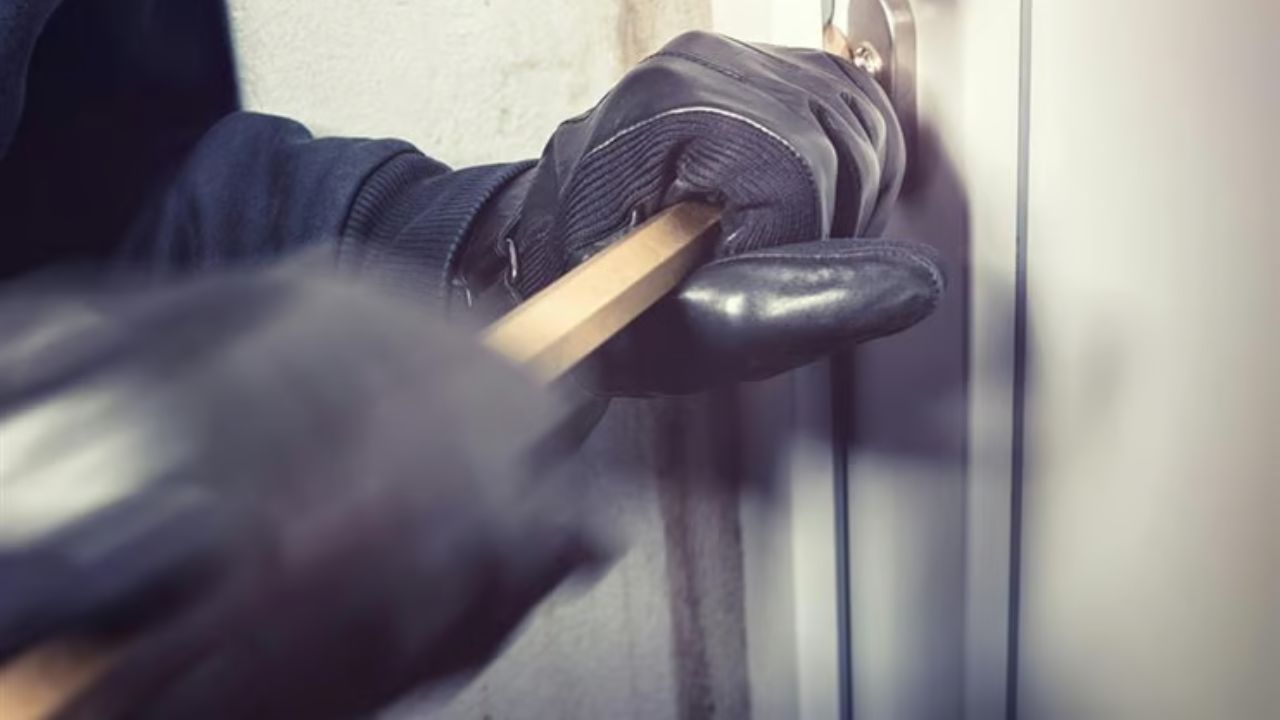 Μαροκινός διαρρήκτης εισέβαλε σε διαμέρισμα και ξυλοκόπησε τον ιδιοκτήτη!