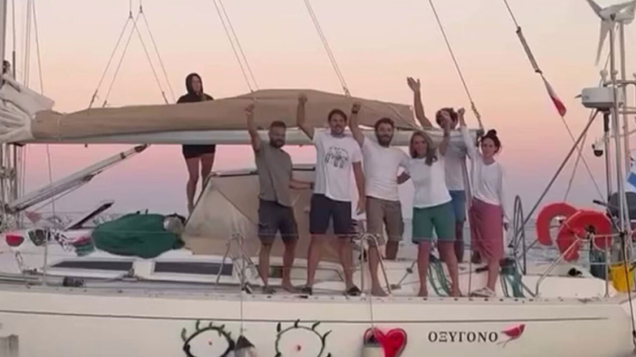 Επιστρέφουν στην Αθήνα οι 27 Έλληνες του στολίσκου για τη Γάζα – Λήγει η αγωνία τη Δευτέρα