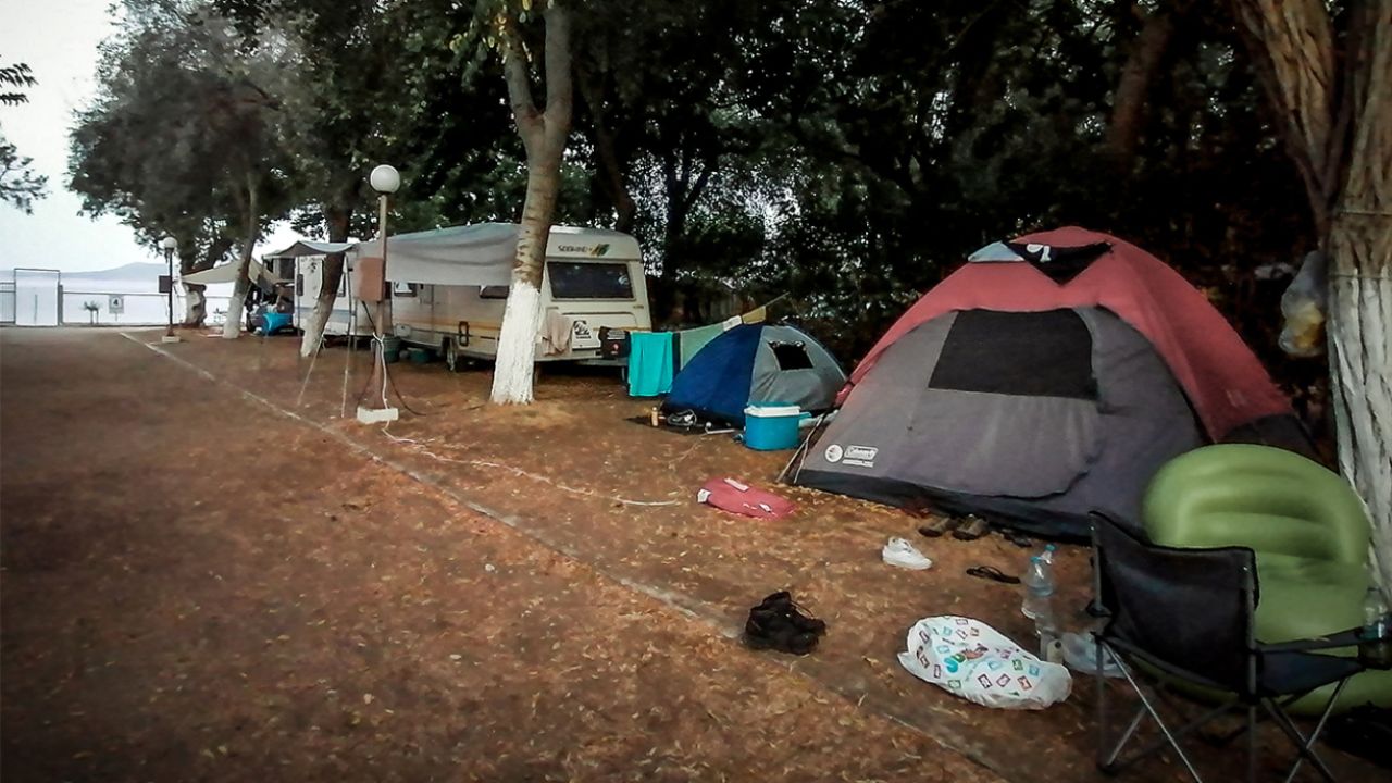 Έξι ώρες απολογίας στη Φοινικούντα: 22χρονος αρνείται εμπλοκή ως φυσικός αυτουργός στη διπλή δολοφονία