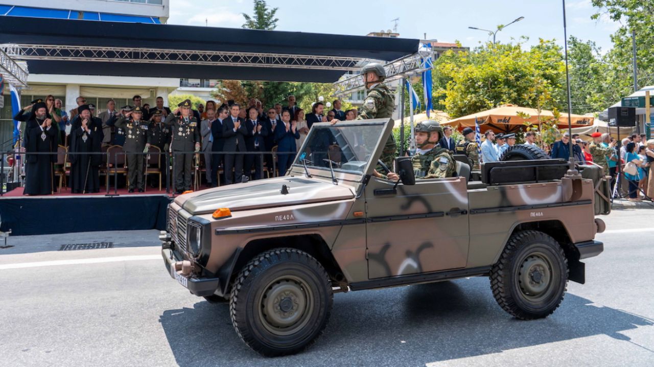 Αλλάζουν ρότα τα Mercedes και Steyr του Στρατού – Τι αποφασίζει το Υπουργείο Άμυνας!