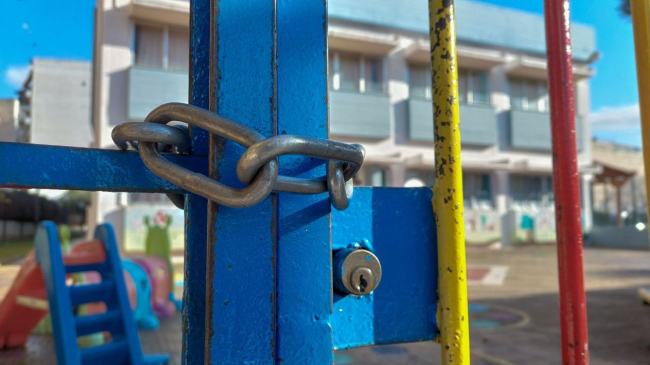 Υπό διάλυση το 7ο Δημοτικό Σχολείο Αγίου Δημητρίου – Τι περιμένουν οι αρμόδιοι; Να έχουμε νεκρά παιδιά;
