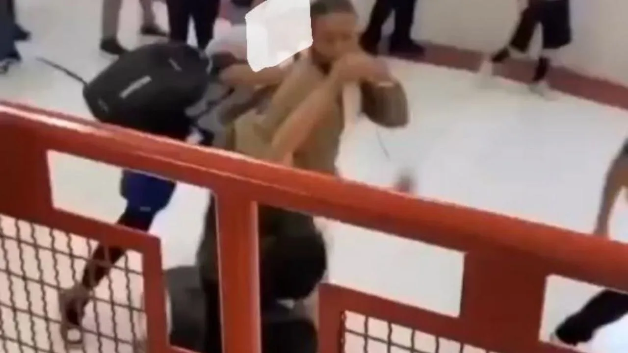 Σοκ σε Αιγάλεω και Μοσχάτο: Άγριοι ξυλοδαρμοί μαθητών – Μαθήτρια σακατεύτηκε στο ξύλο!