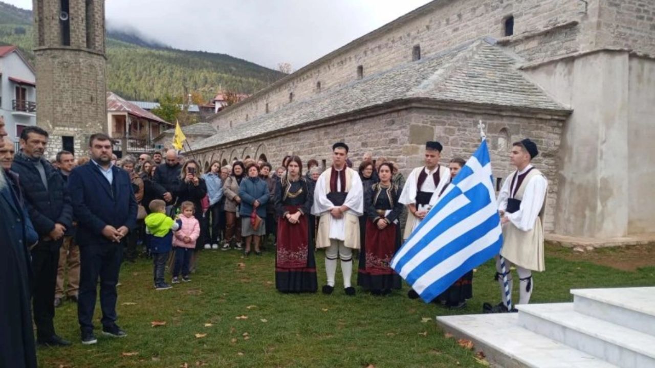 Συγκίνηση στα 1.200 μέτρα: Στο πιο ψηλό χωριό της Ελλάδας τίμησαν τη «Γυναίκα της Πίνδου»