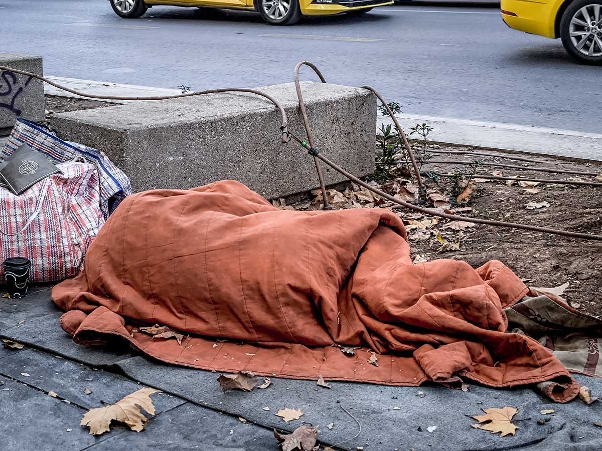 ΠΟΣΗ ΑΠΑΝΘΡΩΠΙΑ ΠΙΑ!!! ΕΚΟΨΑΝ ΠΡΟΣΤΙΜΟ ΣΕ ΑΣΤΕΓΟ ΓΙΑ “ΠΑΡΑΝΟΜΗ ΚΑΤΑΣΚΗΝΩΣΗ”