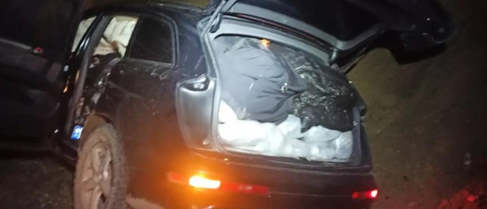 Ιωάννινα: 193 κιλά κάνναβης κατασχέθηκαν από εγκαταλελειμμένο αυτοκίνητο μετά από καταδίωξη