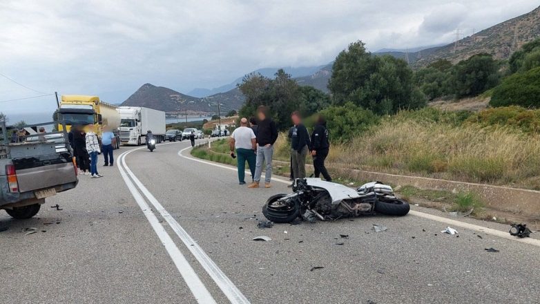 Σύγκρουση δύο μηχανών με αγροτικό – Νεκρός ένας 21χρονος