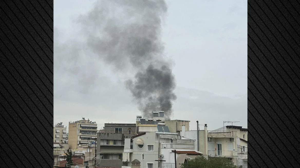 Φωτιά σε όχημα στη Νίκαια: Αποκαταστάθηκε η κυκλοφορία στην Πέτρου Ράλλη!