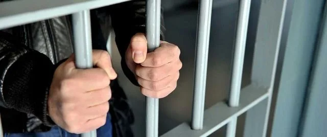 Θεσσαλονίκη – «Στη φυλακή» Τούρκος οδηγός φορτηγού που μετέφερε παράνομους μετανάστες