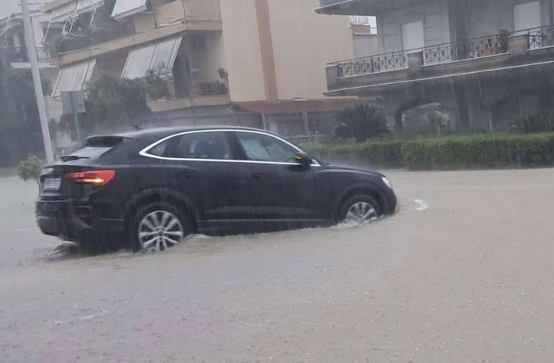 Καταιγίδα σαρώνει Μεσολόγγι και Αιτωλικό: Πλημμύρες και μεγάλα προβλήματα
