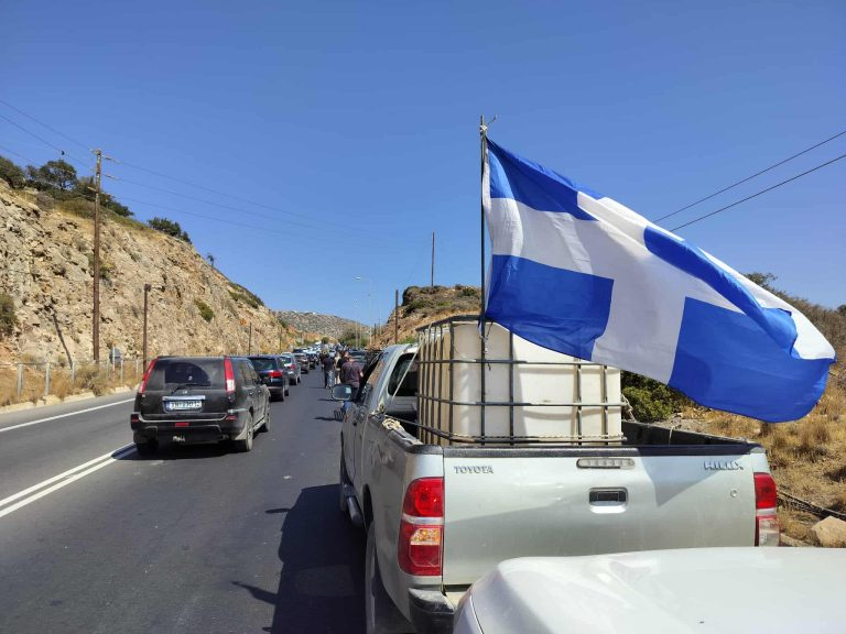 Κρήτη: Αγρότες και κτηνοτρόφοι κλείνουν τον ΒΟΑΚ – Δυναμικές κινητοποιήσεις σε Ηράκλειο και Χανιά
