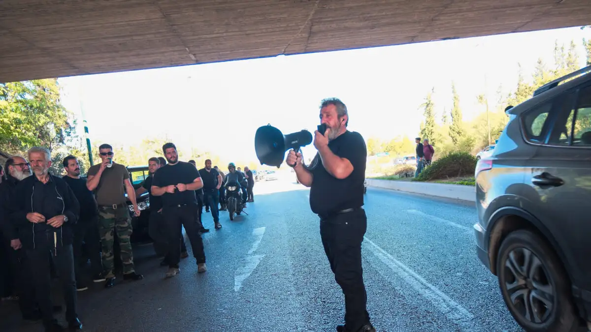 Νέο μπλόκο στον ΒΟΑΚ από αγρότες και κτηνοτρόφους στην Κρήτη