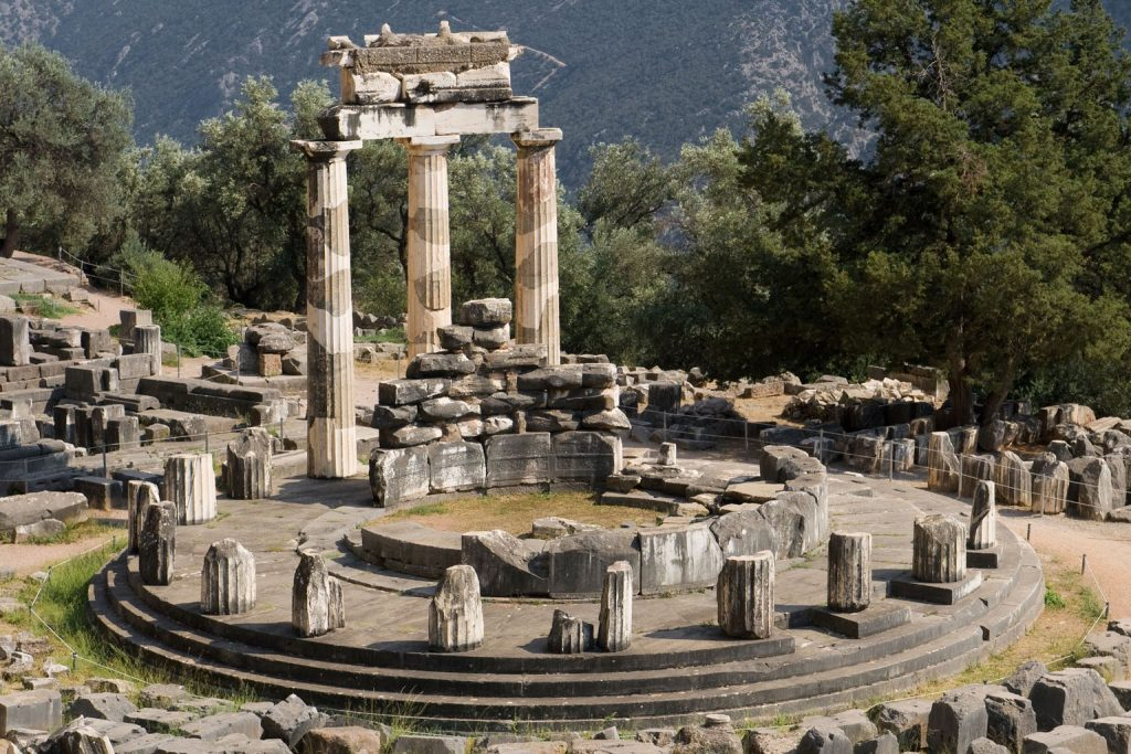 Συνελήφθησαν δύο τουρίστες για κλοπή μεγάλης αξίας στους Δελφούς