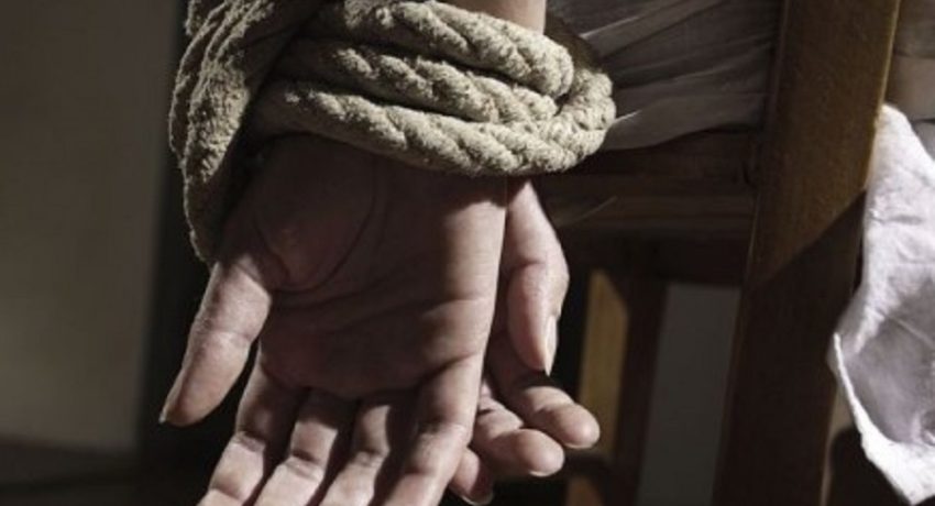 Αδίστακτοι ληστές έδεσαν και βασάνιζαν επί μιάμιση ώρα το θύμα τους