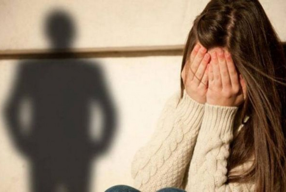Φρίκη: Πα-«τέρας» κακοποιούσε σεξουαλικά την κόρη και απείλησε να κάψει στο φούρνο τη γυναίκα του