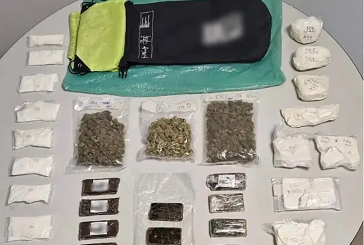 Συνελήφθη 42χρονη με κοκαΐνη και χασίς «για λογαριασμό» κρατούμενου