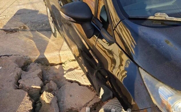 Σοκ στο Ηράκλειο: Δρόμος υποχώρησε ξαφνικά – Σώθηκε από θαύμα ο οδηγός! Δείτε Φωτο