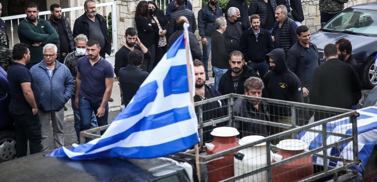 Μαγνησία – Στα κάγκελα οι κτηνοτρόφοι: «Αν χρειαστεί θα διαμαρτυρηθούμε στις παρελάσεις»
