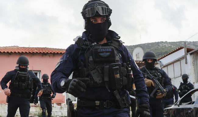 Αστυνομία στους καταυλισμούς – Πότε πιάνουν δουλειά οι «Ομάδες Ασφαλούς Συμβίωσης»