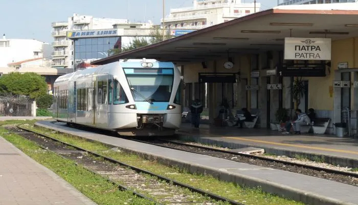Πάτρα – 15χρονος «κατέρρευσε» μέσα στον Προαστιακό