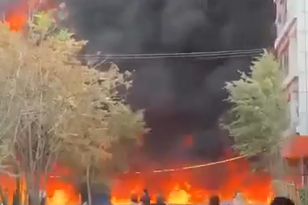 Τουλάχιστον πέντε νεκροί και 35 τραυματίες μετά από εκρήξεις! [BINTEO]