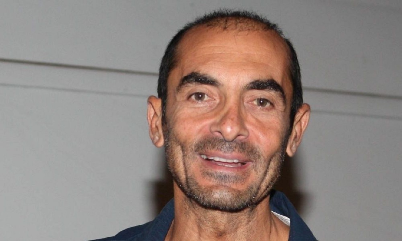 Αλέκος Συσσοβίτης: «Τα άλλα παιδιά έπαιζαν στην αλάνα και εγώ ήμουν στους γιατρούς για τη μαμά μου»