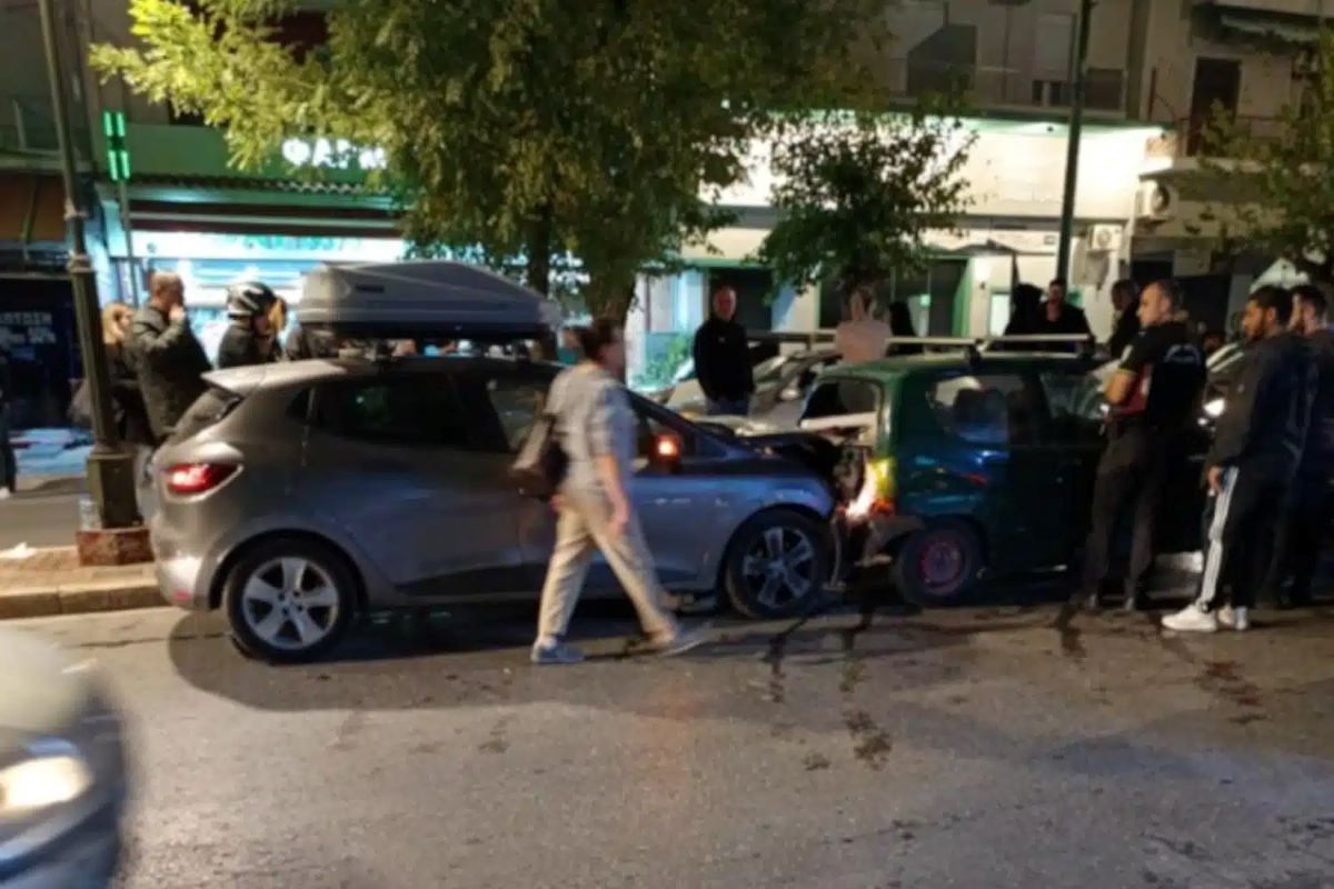 Νεκρός 61χρονος σε τροχαίο – Αυτοκίνητο έπεσε πάνω σε σταθμευμένα