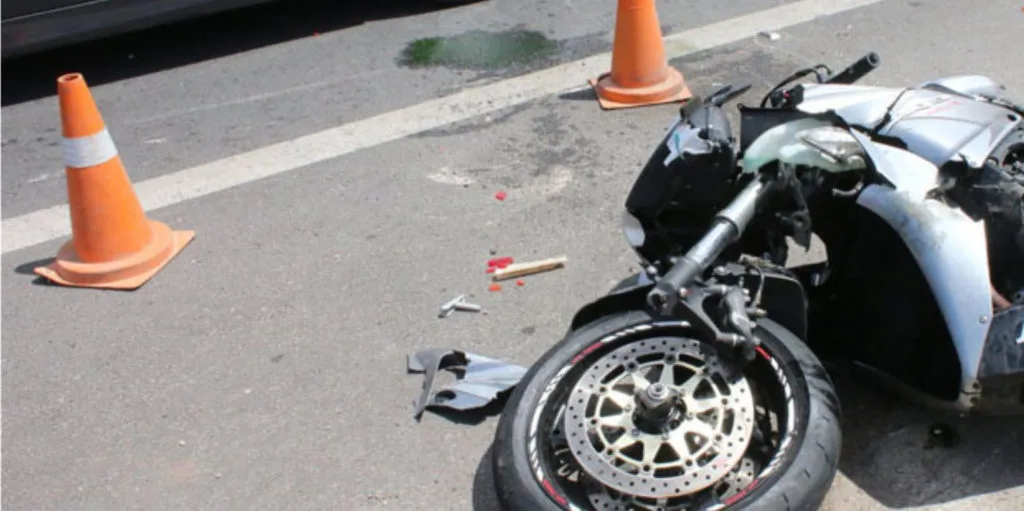 Νεκρός 23χρονος οδηγός μηχανής σε τροχαίο στη Λεωφόρο Λαυρίου