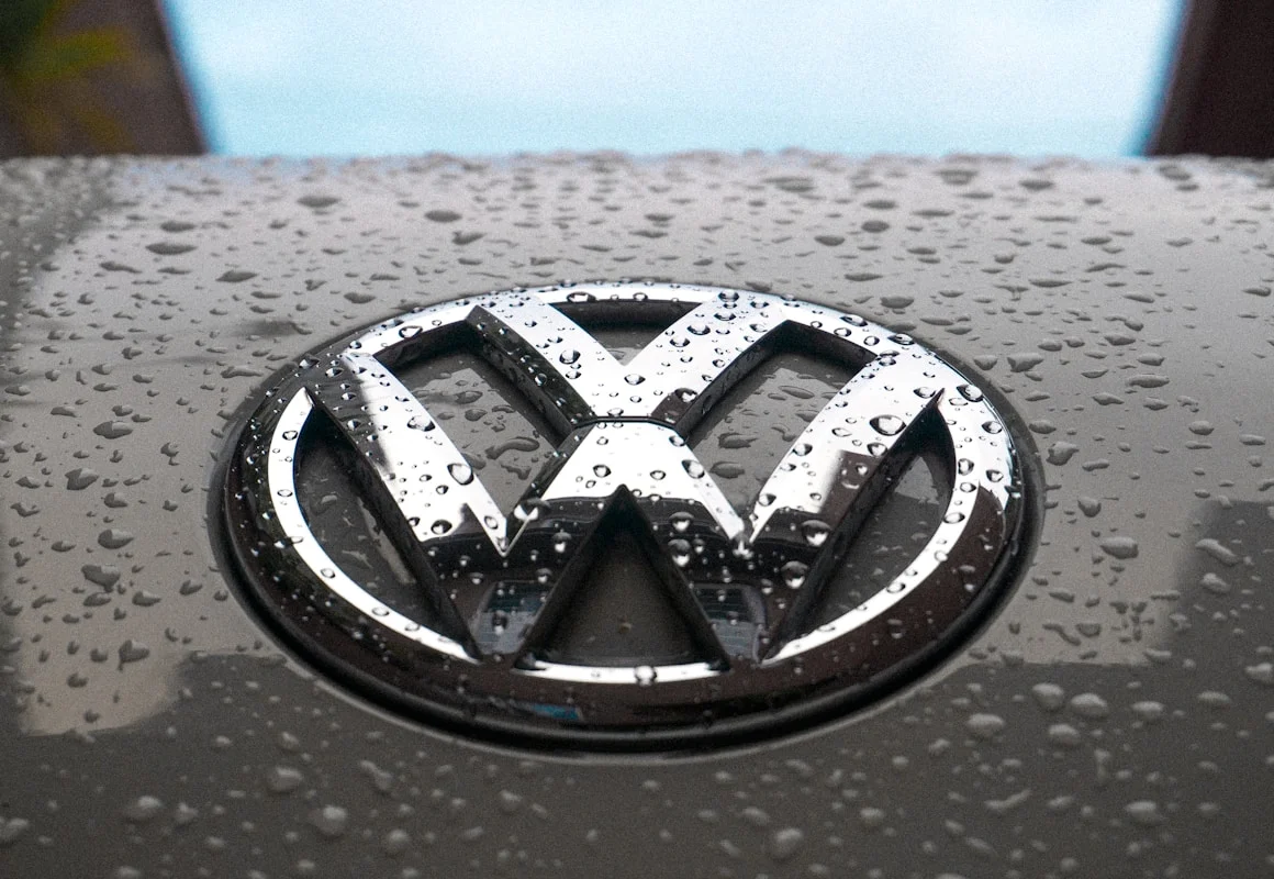 ΣΤΟΝ “ΑΝΑΠΝΕΥΣΤΗΡΑ” Η VOLKSWAGEN…ΣΤΑΜΑΤΑΕΙ THN ΠΑΡΑΓΩΓΗ ΤΗΣ!