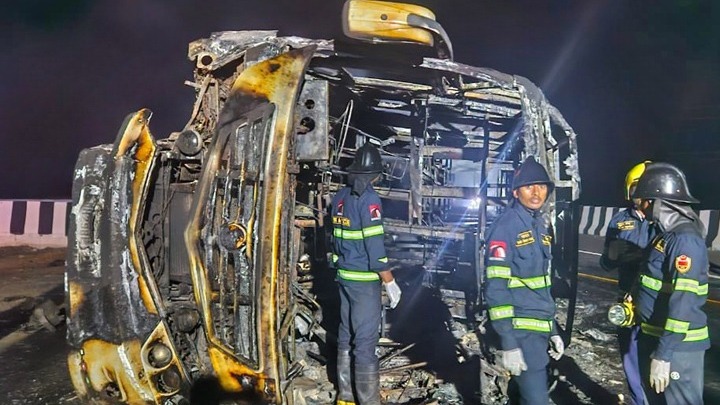 Τραγωδία – Τουλάχιστον 20 νεκροί από πυρκαγιά σε λεωφορείο