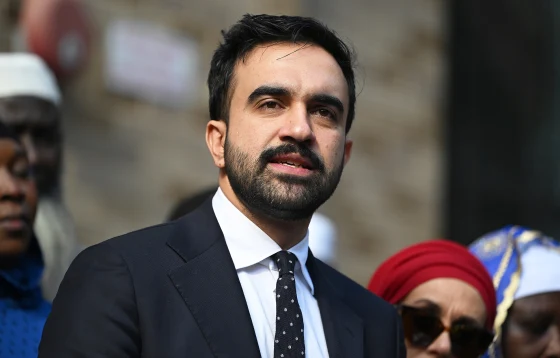 Η εκλογική αναμέτρηση στη Νέα Υόρκη ως καθρέφτης των ιδεολογικών τάσεων στις ΗΠΑ