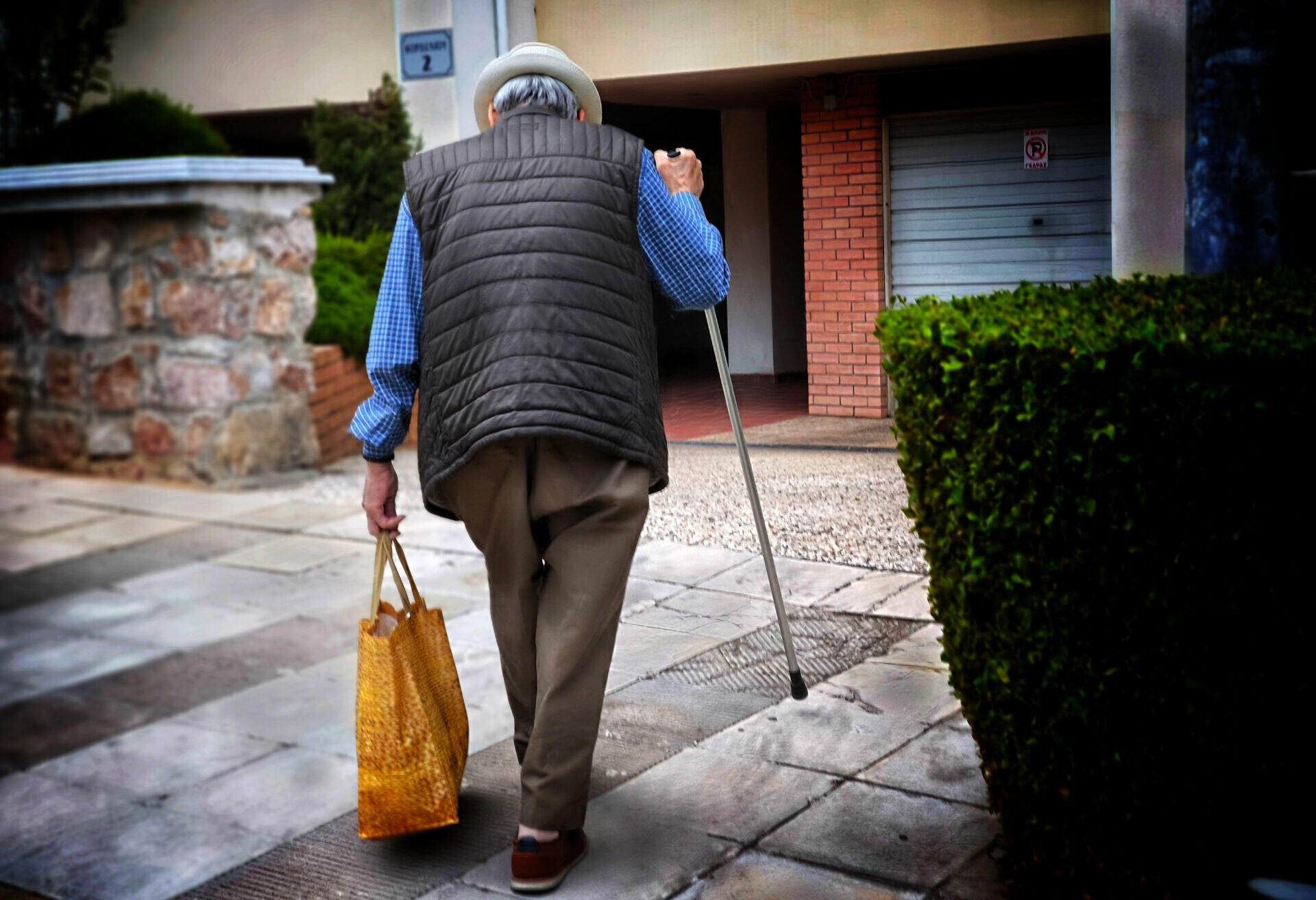 ΚΑΤΑΡΡΕΕΙ ΔΗΜΟΓΡΑΦΙΚΑ Η ΚΕΝΤΡΙΚΗ ΜΑΚΕΔΟΝΙΑ: ΑΔΕΙΑΖΕΙ Η ΥΠΑΙΘΡΟΣ, ΓΕΡΝΑ Ο ΠΛΗΘΥΣΜΟΣ, ΧΑΝΟΝΤΑΙ ΟΙ ΝΕΟΙ