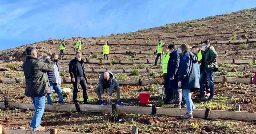 TO ΕΛΕΓΚΤΙΚΟ ΣΥΝΕΔΡΙΟ ΚΑΤΑΓΓΕΛΕΙ ΤΗΝ ΚΥΒΕΡΝΗΣΗ ΟΤΙ ΔΕΝ ΠΡΟΧΩΡΑ ΤΙΣ ΑΝΑΔΑΣΩΣΕΙΣ ΔΑΣΩΝ ΣΤΑ ΚΑΜΜΕΝΑ